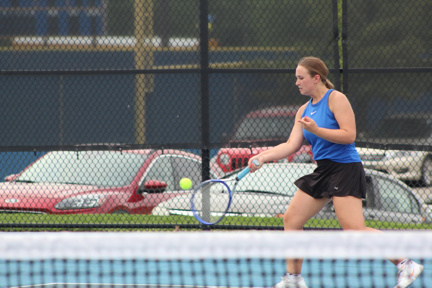Sophomore Samantha Rohr defeated Long at one singles in a competitive match.
