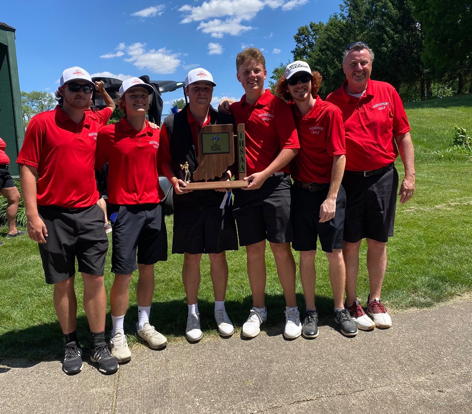 Southmont boys golf claimed their first sectional title since 2001 on Friday by edging out Greencastle by a score of 345-346. The Mounties now advance to next week’s Regional at Country Oaks Golf Course in Washington.